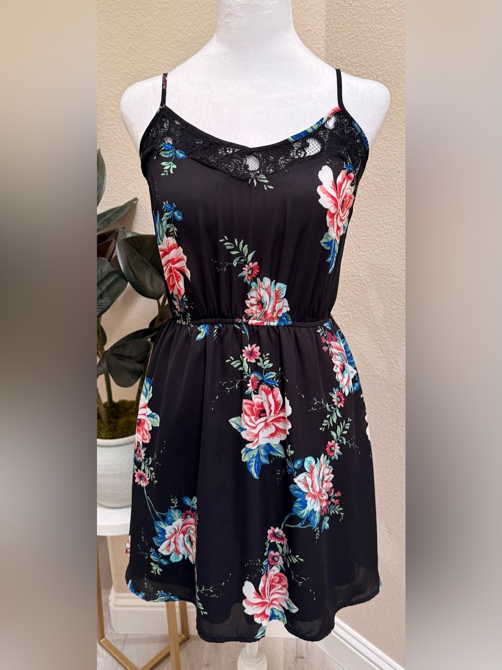 Forever 21 Floral Lace Dress
